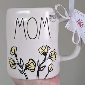 Rae Dunn MOM Mug with Yellow Wildflower Design 🌼 Mother's Day Collection